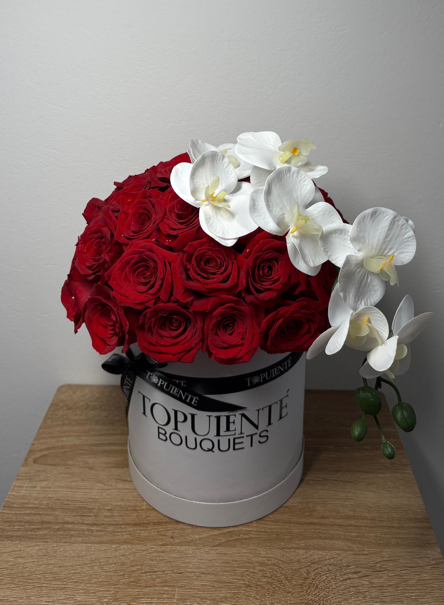 Topulenté Rose & Orchid Box Bouquet